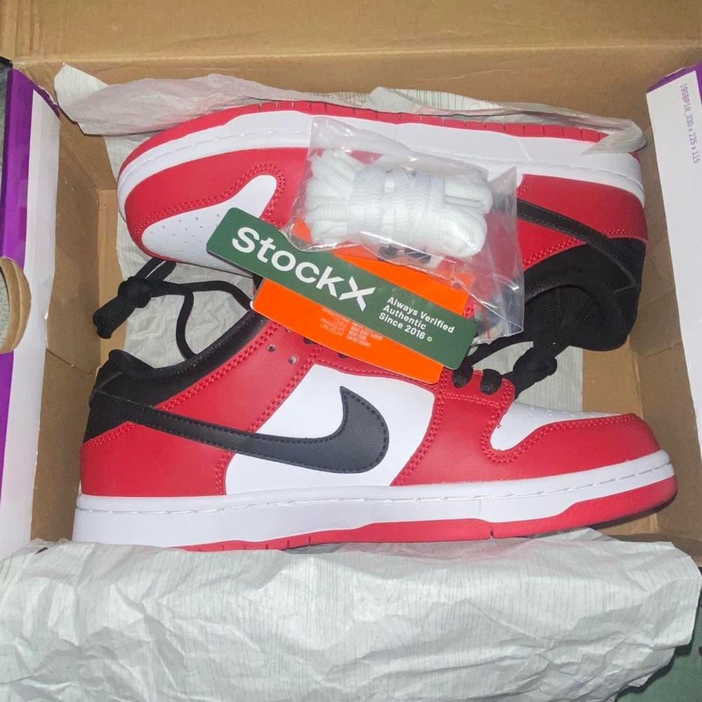 Dunk Low SB'-Pack Chicago' Size 8.5 Men’s Chicago dunk lows